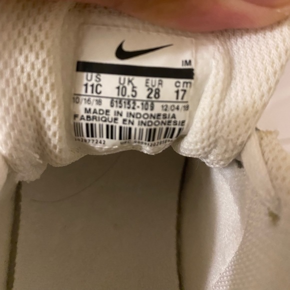 Nike Kid’s Court Borough Sneakers - Picture 3 of 4